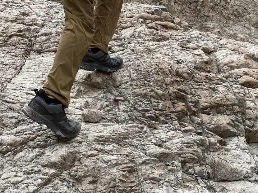 salomon x ultra 4 gtx hiking boots on trail in alps 2025